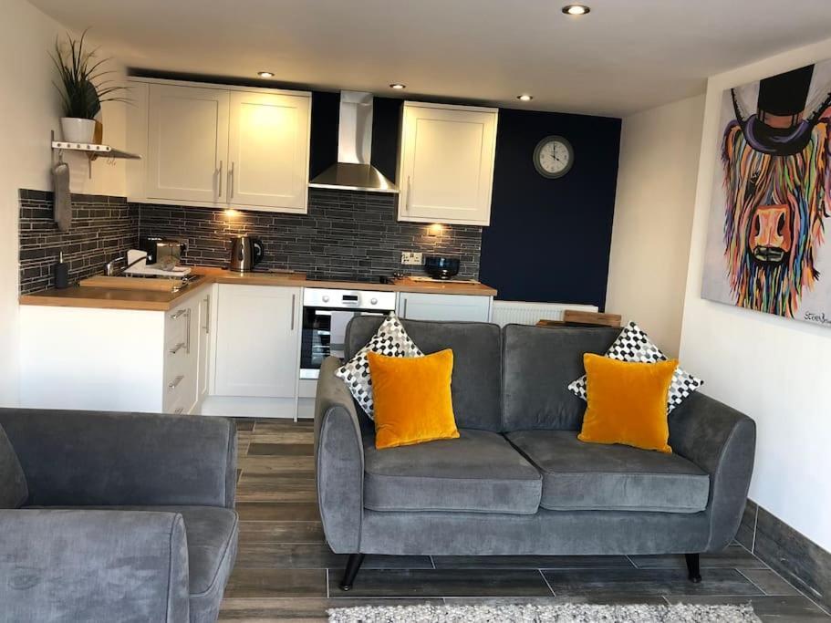 Mumbles - Modern Apartment With Panoramic Sea Views Oystermouth Eksteriør billede