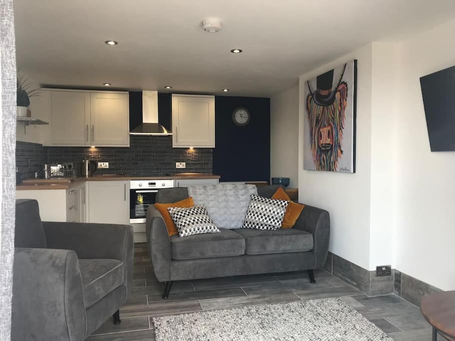Mumbles - Modern Apartment With Panoramic Sea Views Oystermouth Eksteriør billede