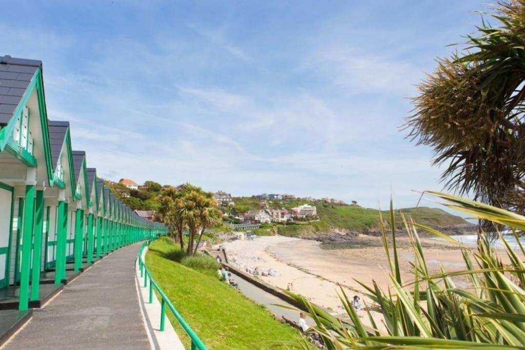 Mumbles - Modern Apartment With Panoramic Sea Views Oystermouth Eksteriør billede