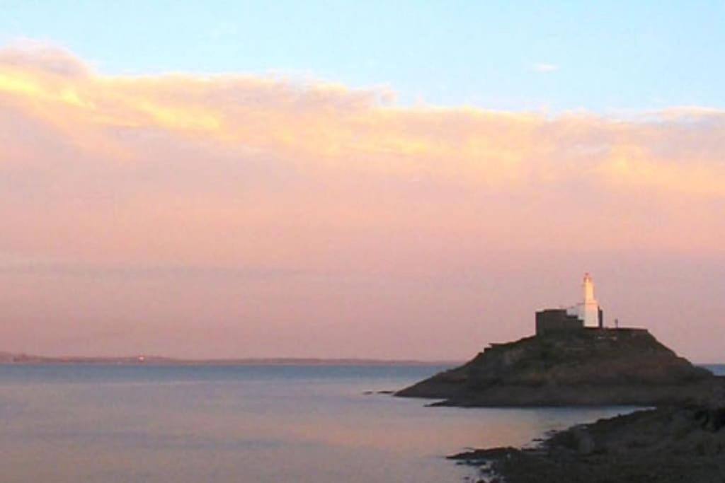 Mumbles - Modern Apartment With Panoramic Sea Views Oystermouth Eksteriør billede